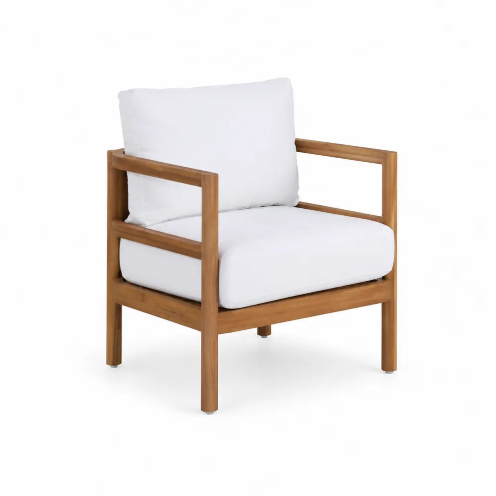 Outdoor-Sessel aus Akazienholz mit weißen Kissen